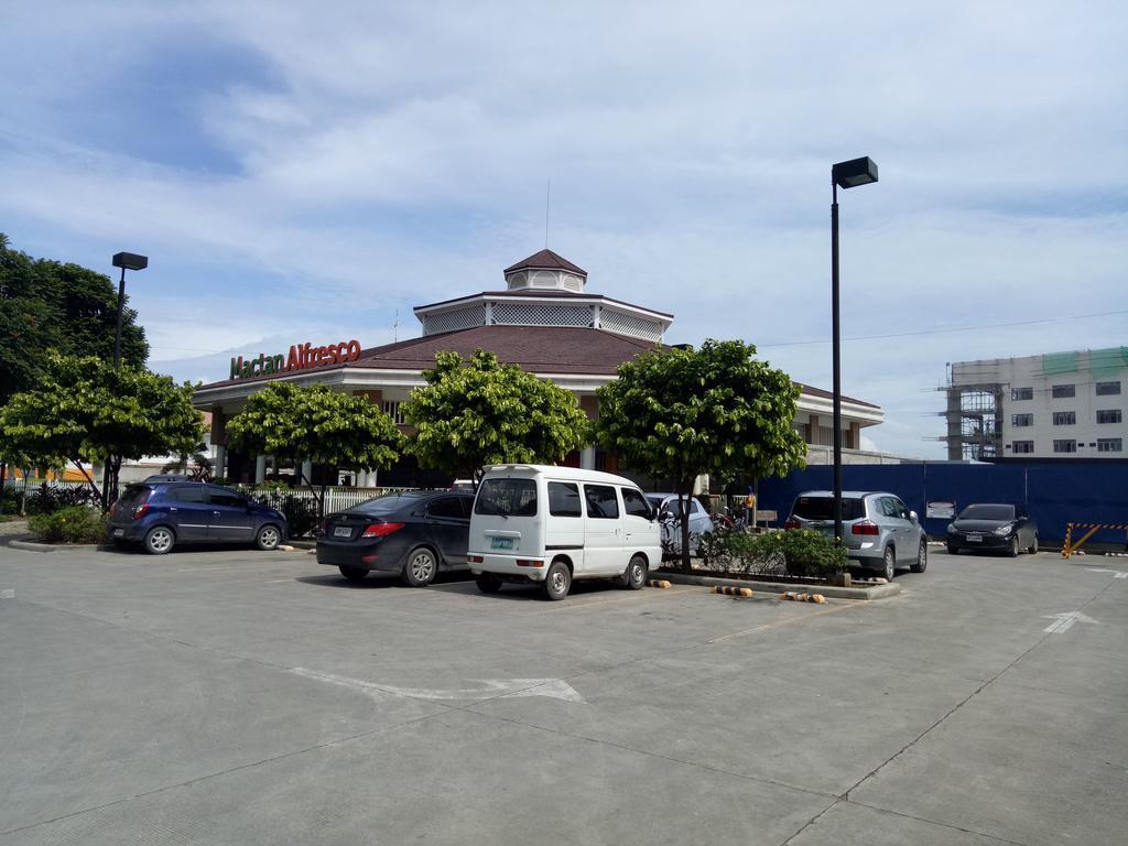 Mactan Newtown Condo Lapu-Lapu City Esterno foto